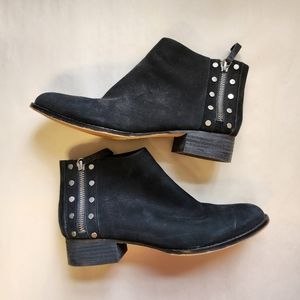 Vince Camuto Black Suede Booties 9
